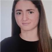 Profesora imparte clases de todas las materias a niños de hasta 12 años